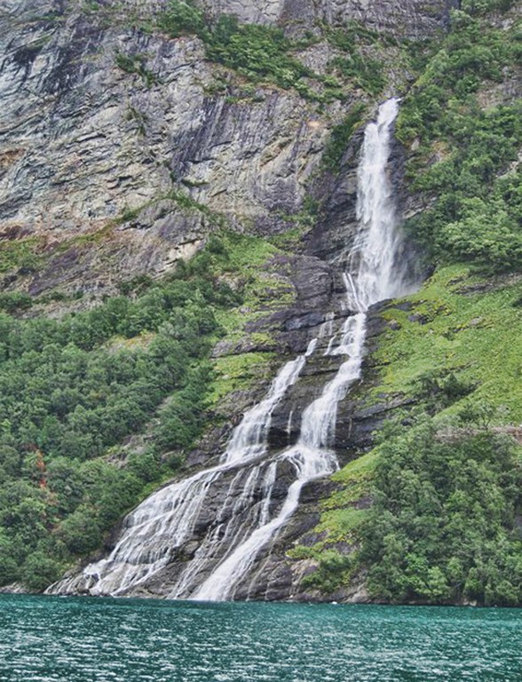 cascade geiranger