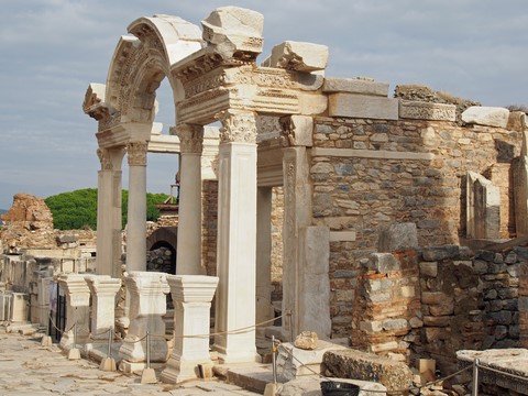 Temple d'Hadrien